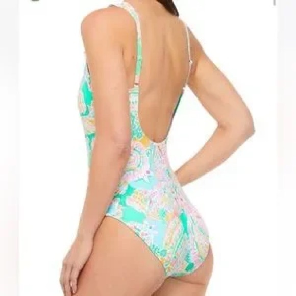 Crown & Ivy Paisley Print Ruffle One Piece Swimsuit - Picture 3 of 10